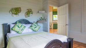 2 bedrooms, travel cot, WiFi, bed sheets