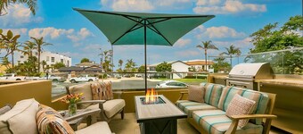 Sea and Palms 2 - Modern condo with ocean views, walk to beach and restaurants