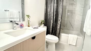 Beach Side | Bathroom