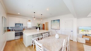 House, Multiple Beds, Patio | Dining