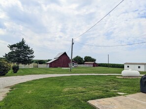 Property grounds - Farmhouse on the Prairie - You can see for miles! (valley falls)
