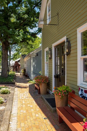Shopping mall - Country Squire Inn & Suites (Coshocton)