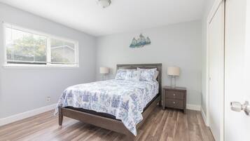 2 habitaciones, tabla de planchar con plancha, wifi y ropa de cama