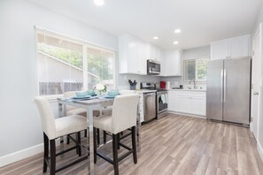 Fridge, microwave, oven, stovetop - ROMANTIC LITTLE CASITA TO GET AWAY  (Citrus Heights)