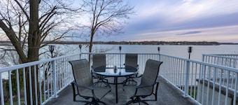 River Front Landing. Amazing Views. Made for You!