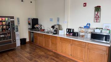 Free daily continental breakfast