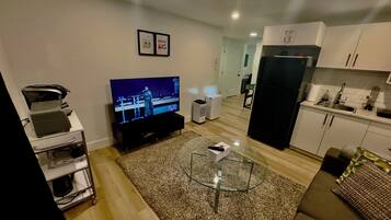 Smart TV, computer monitors