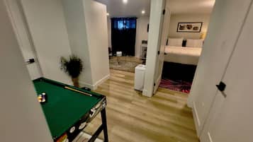 1 bedroom, desk, free WiFi, bed sheets