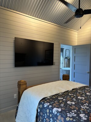 2 室のベッドルーム、WiFi (無料)、ベッドシーツ