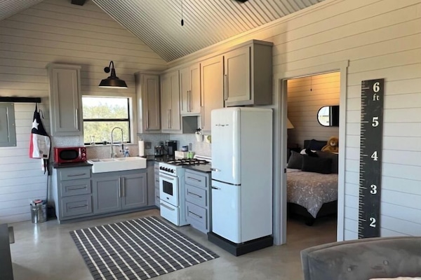 Frigorífic, microones, forn i placa de cuina