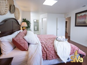 3 habitaciones, escritorio, tabla de planchar con plancha y wifi 