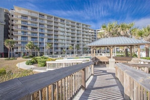 Property grounds - Beach View 3br/2ba W/pools Sleeps 8 (Orange Beach)