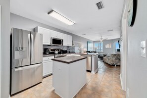 Condo, Multiple Beds, Balcony, Ocean View | Private kitchen | Fridge, microwave, oven, stovetop