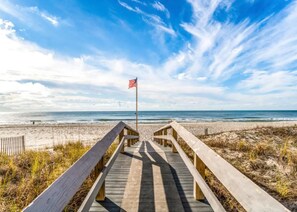 Beach nearby - Cozy 2bd/2ba w/ View, Sleeps 6 (Orange Beach)