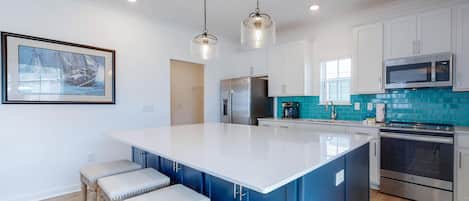 House, Multiple Beds, Balcony, Garden View | Private kitchen | Fridge, microwave, oven, stovetop