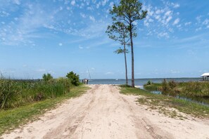 Beach nearby - Stunning 3br/2.5ba, Pet Friendly, Sleeps 12 (Orange Beach)