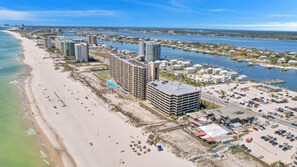 On the beach - Beachfront Condo w/ View & Pool, Sleeps 8 (Orange Beach)