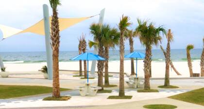 Full Condo w/ Pool & Gym, Sleeps 4