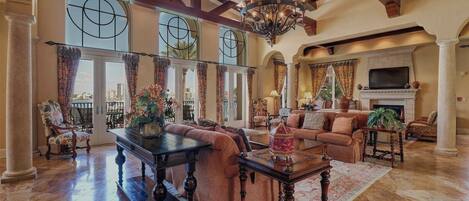 Smart TV, chimenea y impresora