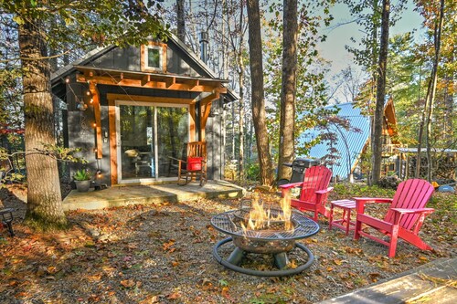 Hilltop Nest | Cozy 1BR Cottage Near Downtown Hendersonville