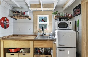 Fridge, microwave, coffee/tea maker, toaster