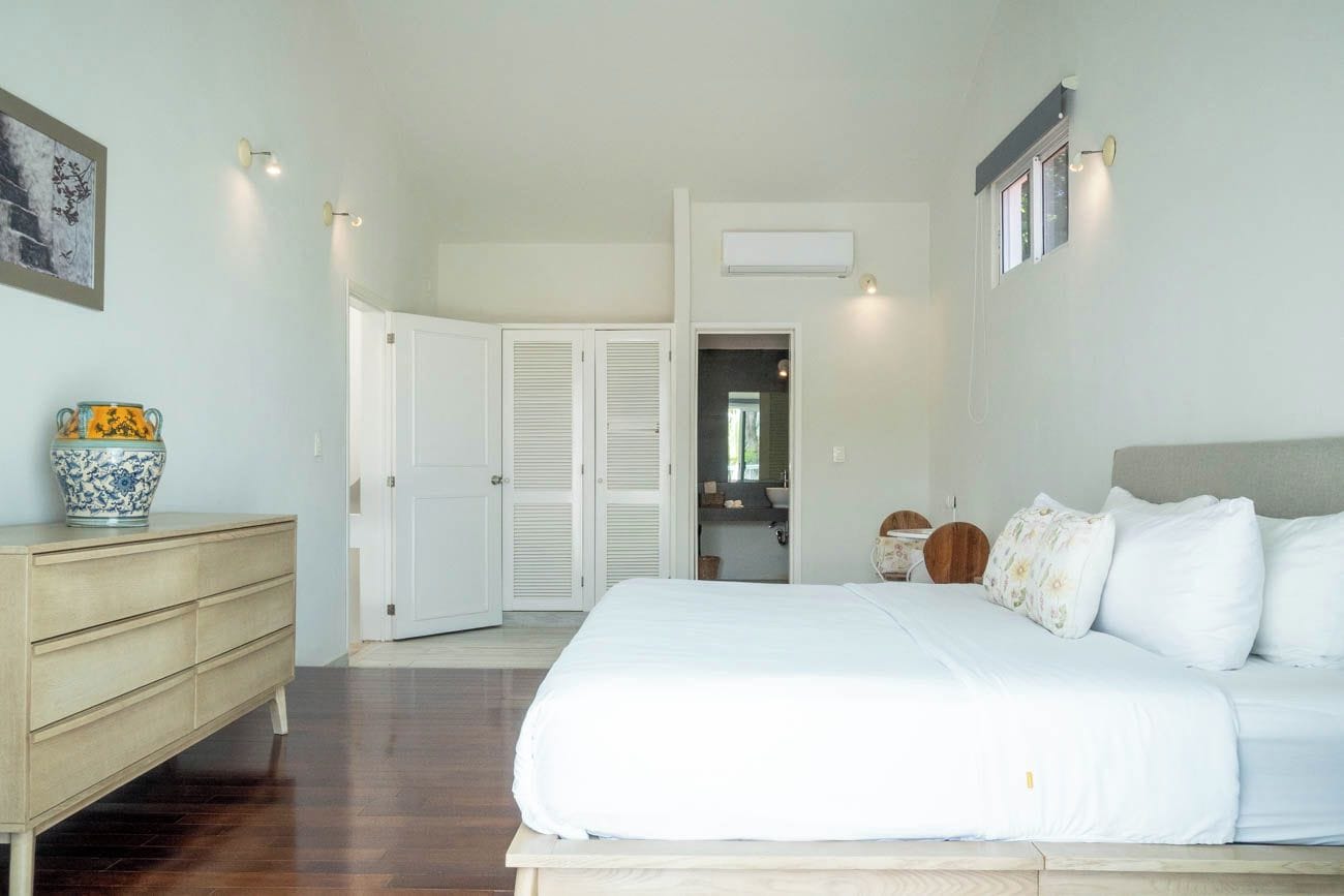Room | 3 bedrooms, in-room safe, WiFi (free)