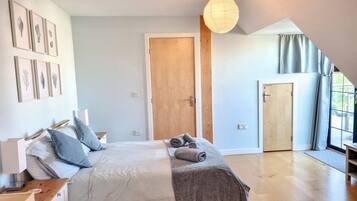 Cottage | 2 bedrooms, individually decorated, individually furnished, free WiFi