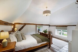 House | 2 bedrooms, free WiFi, bed sheets - Charming, dog Friendly Countryside Retreat (Sittingbourne)