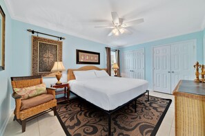 2 Schlafzimmer, individuell dekoriert, individuell eingerichtet