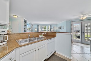 Condo, nhiều giường, ban công | Bếp riêng | Tủ lạnh, lò vi sóng, lò nướng, bếp nấu