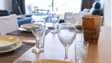 Basic Apartment, 2 Double Beds | Dining