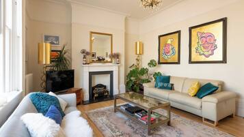 Cottage | Living area