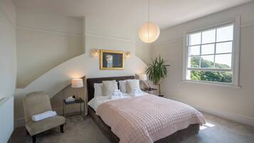 Cottage | 5 bedrooms, individually decorated, individually furnished, free WiFi