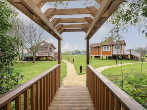 Property grounds - Honeybee Retreat (King's Lynn)