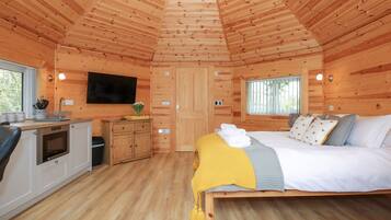 1 bedroom, individually decorated, individually furnished