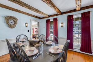 하우스 (Riverside Charm) | 외관