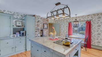 House (Riverside Charm) | Exterior