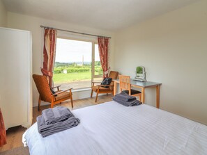 4 bedrooms, individually decorated, individually furnished, free WiFi - Shannon View (Knigh)