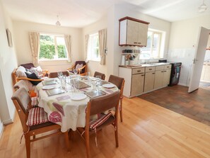 Dining - Shannon View (Knigh)