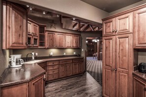 Cabin, Multiple Beds, Kitchen | Private kitchen