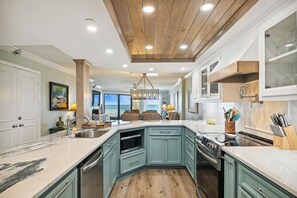 Condo, 2 Bedrooms | Private kitchen - Inlet Reef 105 is a beautifully decorated and absolutely gorgeous 2 BR by RedAwning (Destin)