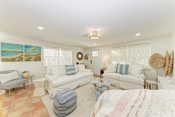 Townhome, 2 Bedrooms | Living area