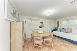 Townhome, 2 Bedrooms | Dining
