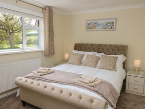 3 Schlafzimmer, individuell dekoriert, individuell eingerichtet