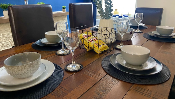 House, Multiple Beds | Dining - Inviting 4-bed House in Belfast Sleeps 8 (Belfast)