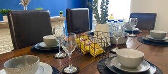 Inviting 4-bed House in Belfast Sleeps 8