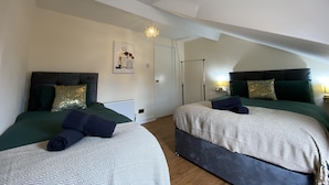 House, Multiple Beds - Inviting 4-bed House in Belfast Sleeps 8 (Belfast)