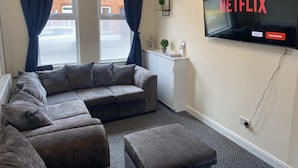 House, Multiple Beds | Living area - Inviting 4-bed House in Belfast Sleeps 8 (Belfast)