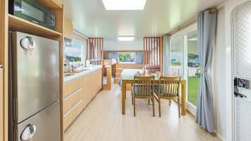 Basic Room, 1 Bedroom (Mung Caravan) | 1 bedroom, free WiFi