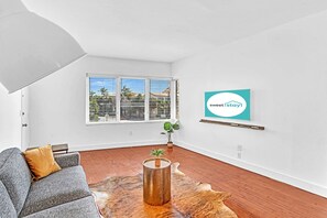 Basic Apartment, 1 Queen Bed with Sofa bed | Living area | TV, streaming services - Garden Suite 3-hosted by Sweetstay (Miami Beach)